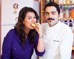 `Şefim`... HÜNERLİ ÇİFTLER MUTFAKTA YARIŞIYOR!