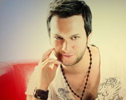 Erhan Güler... EVLENİYOR MU?