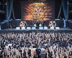 Iron Maiden... İNÖNÜ STADYUMUNUN SON MİSAFİRİ, İSTANBUL`U SALLADI!