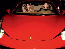 KAÇAK LÜKS OTOLARIN HEPSİ FUTBOLCULARIN ÇIKTI!