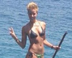 Bade İşçil... SARI CİVCİV OLDU!