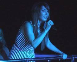 Hande Yener... CATAMARAN`DA ÇOŞTURDU!