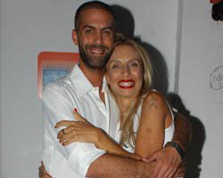 Zeynep Casalini... 35 YIL SONRA ERKEK KARDEŞİYLE TANIŞTI!