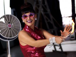 Zeliha Sunal yazdı... İNANMADIĞINIZ ŞARKIYA MASRAF YAPMAYIN!