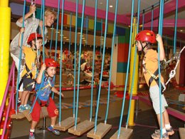 Gülben Ergen... ÇOCUKLARIYLA ÇOCUK OLDU!