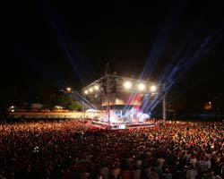 Murat Boz... 360 DERECE SAHNEDE KONSER!