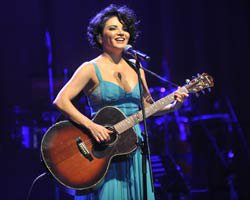 Göksel...  GİTAR SOLOSU BÜYÜLEDİ!