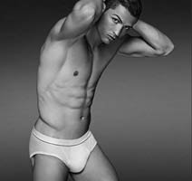 Cristiano Ronaldo... SOYUNDU!