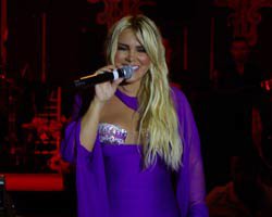 Seren Serengil... 7 YIL ARADAN SONRA SAHNEDE!