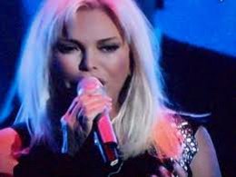 Ajda Pekkan...MADONNA VE BEYONCE DE PLAYBACK YAPIYOR...