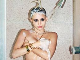 Miley Cyrus...GİYİNİK DURAMIYOR!...