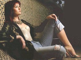 "Yaprak Dökümü"nün 'Ferhunde'si Deniz Çakır... GALİBA SEKSİYİM !..