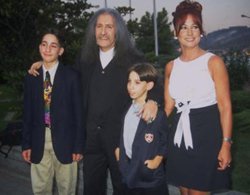 Barış Manço... ÇOCUKLARI BORÇLARI ÖDEYEBİLMEK İÇİN AMERİKA'DA TAKSİCİLİK YAPIYOR!