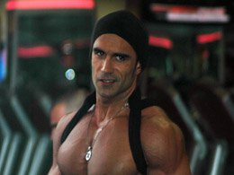 ÇEKİMLERİ NEW YORK MİAMİ VE İSTANBUL`DA YAPILAN 3 FİLMİNİ DE WEB SİTESİNDEN İZLETECEK!