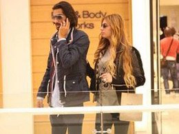 İkoncan Süreyya Yalçın...YÜZDE 30 İNDİRİMİ KAÇIRMADI!...