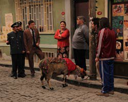 `Seksenler`... ESKİ BAYRAMLARI GERİ GETİRİYOR!