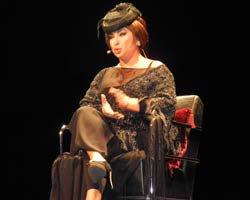 Nilgün Belgün... `AŞK VE KOMEDİ` İSVEÇ`TE!