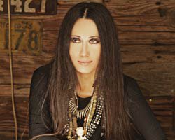 Siyahal... `AŞK VE RUH` DA  GEÇEN 10 YILIN ÖZETİNİ ÇIKARDI!