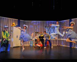 `Odada Dört Mevsim`.. ÇOCUKLARA BÜYÜLÜ DÜNYANIN PERDELERİNİ AÇIYOR!