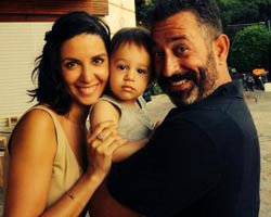 Cem Yılmaz... TAKİPÇİLERİNE `AİLE FOTOĞRAFI` SÜRPRİZİ!