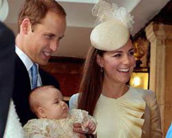 KÜÇÜK PRENS GEORGE İLK TÖRENİNE KATILDI!