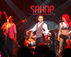 İSTANBUL "SAHNE"SİNE KAVUŞTU!