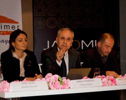 Mehmet Köymen... ALZHIEMER VAKFI YARARINA DEFİLE!