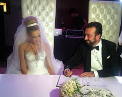 Magazinkolik Özel Haber / Burçin Bildik... EVLENDİ!