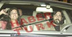 Berrak Tüzünataç... YİNE OKAN'IN KAYIĞINA BİNDİ!..