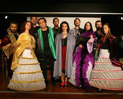 `Tebeşir Dairesi`... SEZONUN EN İDDİALI OYUNU GELİYOR!