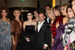 Mehmet Köymen... SONBAHAR-KIŞ KOLEKSİYONU`NU TANITTI!