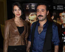 Mustafa Üstündağ-Ecem Özkaya... BEBEK BEKLİYORLAR!