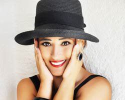 Hüner Çoşkuner... SİYAH BEYAZ FİLM TADINDA ŞARKILARLA!