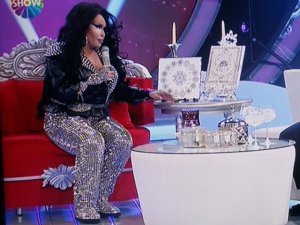 Bülent Ersoy... 32 YIL SONRA İLK KEZ PANTALON GİYDİ...