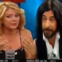 Okan Bayülgen... AYSUN'A ASILDI MI!