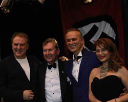 Pip Utton... ADOLF OYUNU İÇİN İSTANBUL`DAYDI!