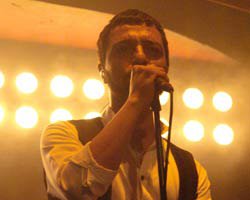 Mehmet Erdem... YENİ ŞARKILARINI İLK KEZ SESLENDİRDİ!