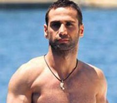 Doğuş... VÜCUT ŞOV YAPTI!