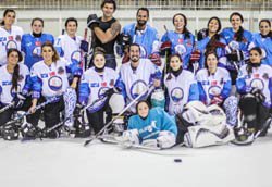 Doğukan Manço... KADIN BUZ HOKEYİ TAKIMI`NA KARŞI!