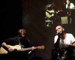 Tolga Akyıldız... ÜNLÜ KONUKLARLA MÜZİK ŞÖLENİ!