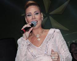 Linet... `ÖNCE KENDİMİ TATMİN EDİYORUM!`