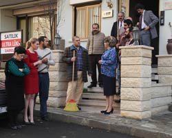 Doksanlar... MAHALLEYE HIRSIZ DADANIR!