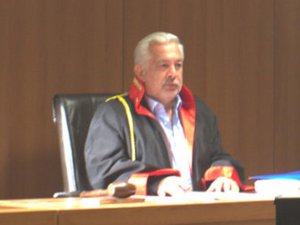 Şahin Özer... KLİP İÇİN `HAKİM BEY` OLDU`