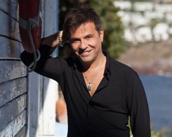 Bora Öztoprak... KLİP ŞARKISINI SİZ BELİRLEYİN!