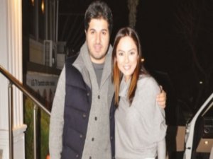 Ebru Gündeş... EŞİ TRABZONSPOR`A SPONSOR OLDU...