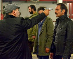 `Kaçak`... SERHAT İÇİN BÜYÜK TUZAK!