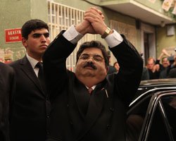 `Seksenler`... TURGUT ÖZAL SEKSENLERDE!