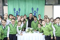 Ferhat Göçer... OKUL YILLARINA GERİ DÖNDÜ!