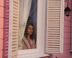 `Bugünün Saraylısı`... SAVAŞ`IN AŞK OYUNU!