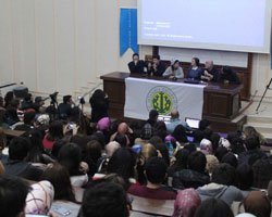 `Beni Böyle Sev`... İÜ İKTİSAT KULÜBÜNDE  İZDİHAM!